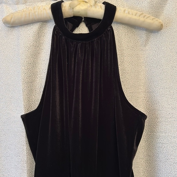 Black Velvet Midi Dress - Picture 4 of 6